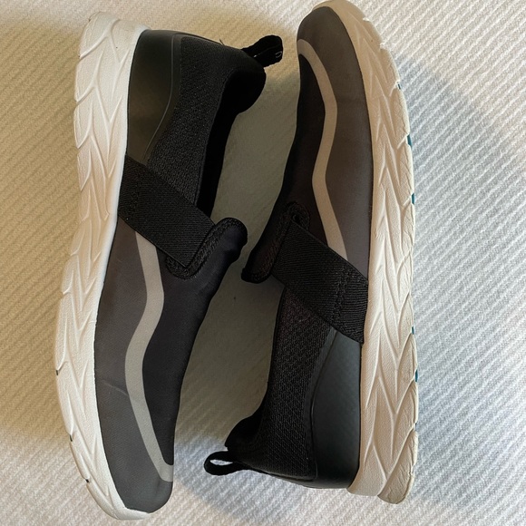 Vionic Slip On Shoe - Picture 7 of 8